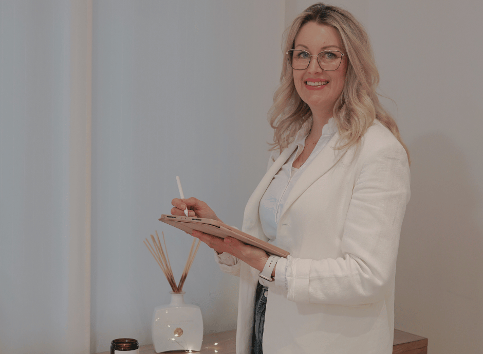 Sylvia Carreño, Hautexpertin für medizinische Kosmetik in Bedburg, bei der individuellen Beratung