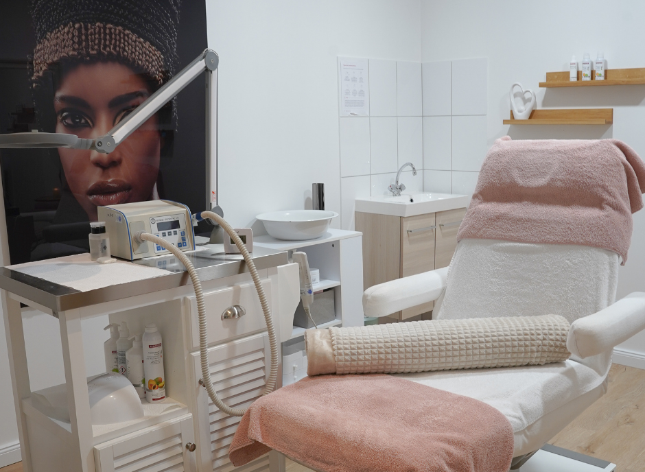 Behandlungsraum für Radiofrequenz Behandlung in Bedburg